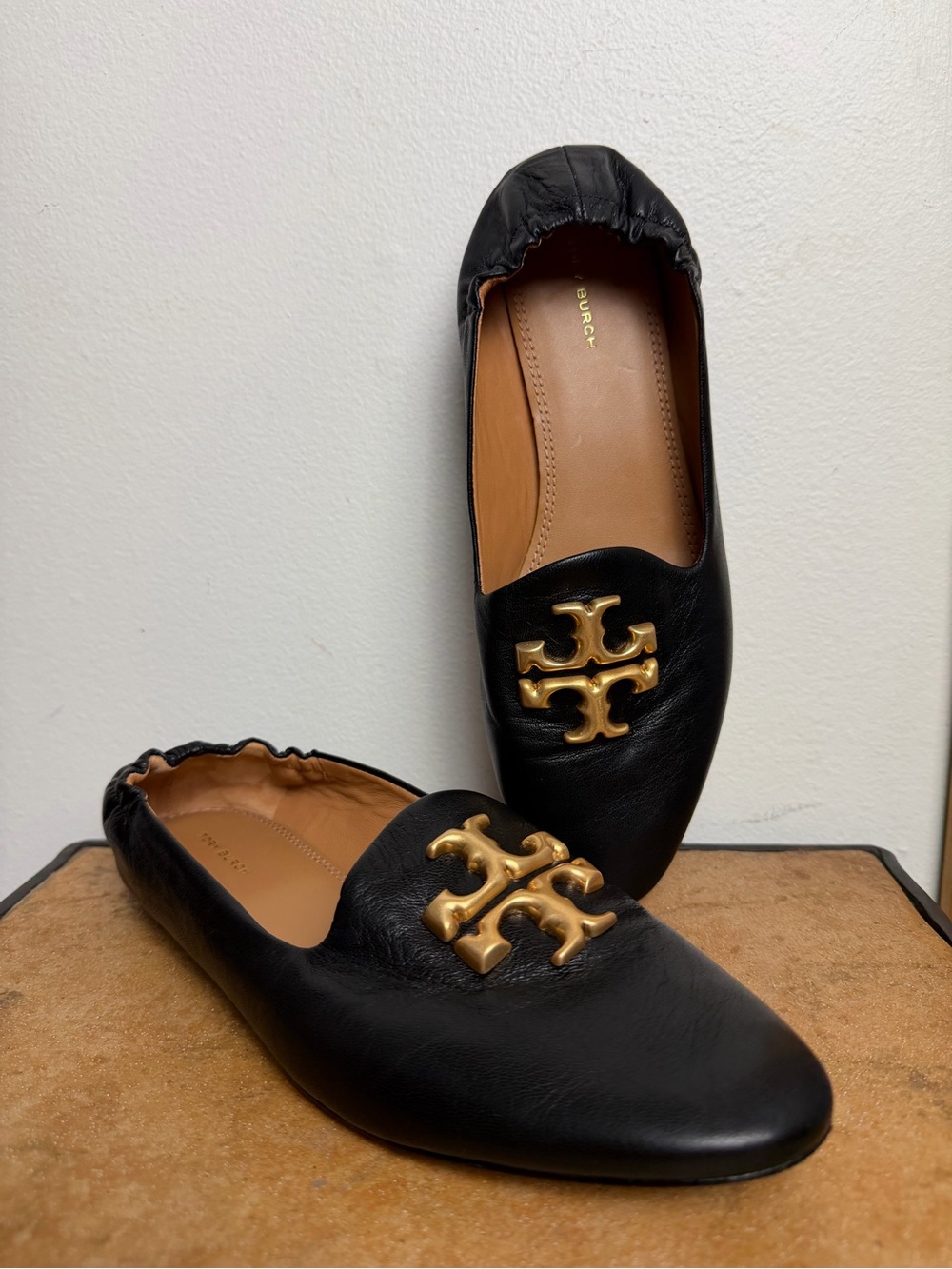 Tory Burch Eleanor Ballet Loafers Black Leather Gold Logo Flats Size 9.5